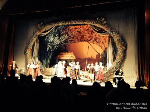 Магістри, курсанти та ліцеїсти відвідали Національний академічний драматичний театр імені Івана Франка