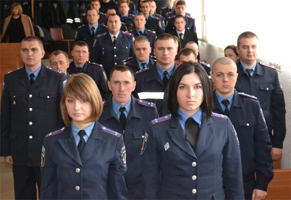 У Кіровограді 80 випускників відомчого навчального закладу отримали дипломи про вищу освіту 