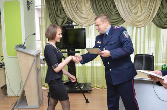 У Тернополі випускники міліцейського вишу отримали дипломи про базову вищу освіту