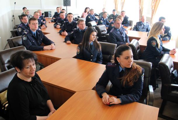 У Житомирському УМВС дипломи правознавців отримали випускники Національної академії внутрішніх справ