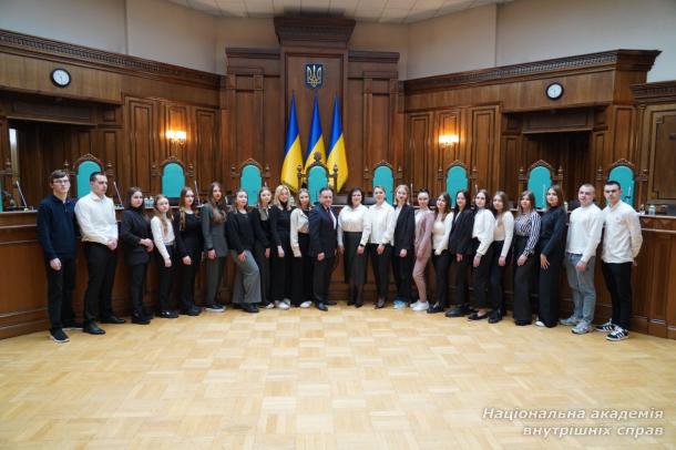 Оглядова екскурсія до Конституційного Суду України