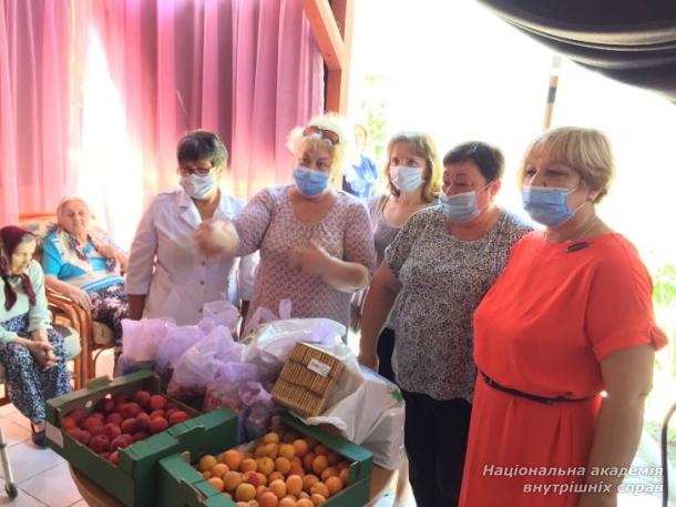 Представники НАВС відвідали Переяслав-Хмельницький центр соціального захисту пенсіонерів та інвалідів