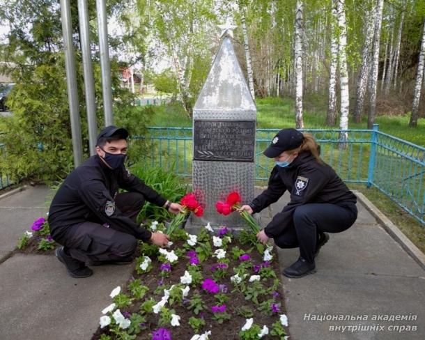 Колектив ННІ № 3 НАВС ушанував пам’ять захисників міста Києва 