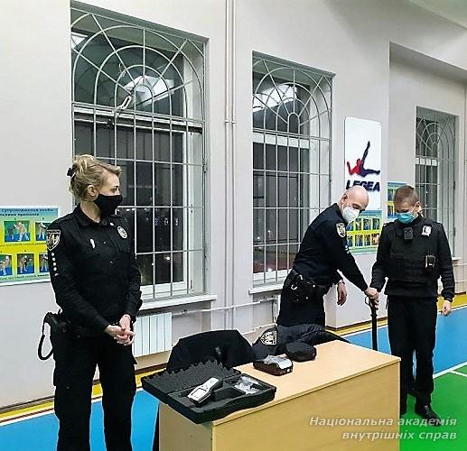 Працівники патрульної поліції в гостях у вихованців юридичного ліцею імені Ярослава Кондратьєва НАВС