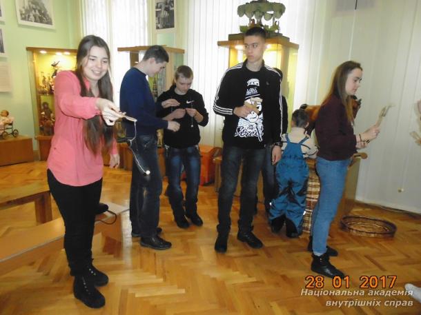 Екскурсія до Державного музею іграшки України