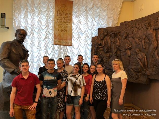 Відвідування Національного музею літератури України